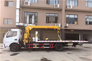 西盟附近汽车轮胎更换